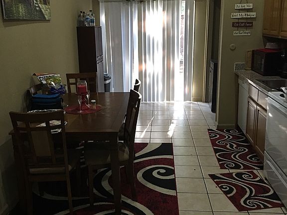 3rd image of 2836 Pepper Oaks Dr