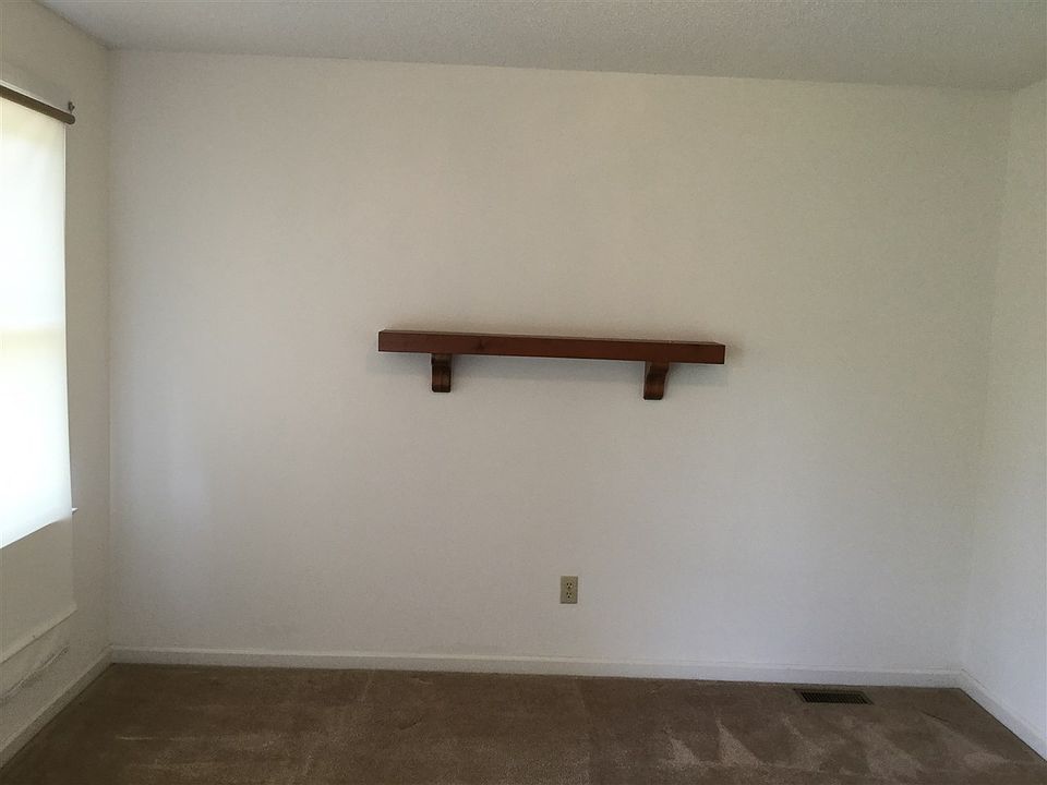 2nd image of 20 Charles Dr