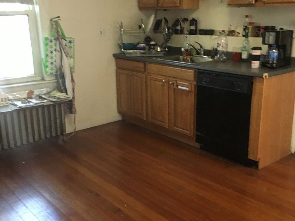 2nd image of 999999 Union St