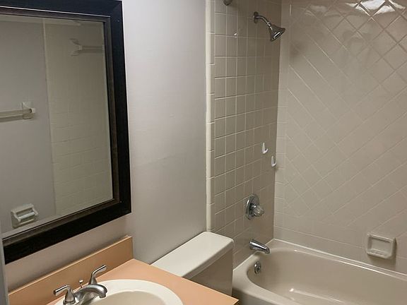 4th image of 606 Park St