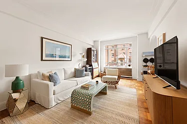 25 Central Park West, #9S