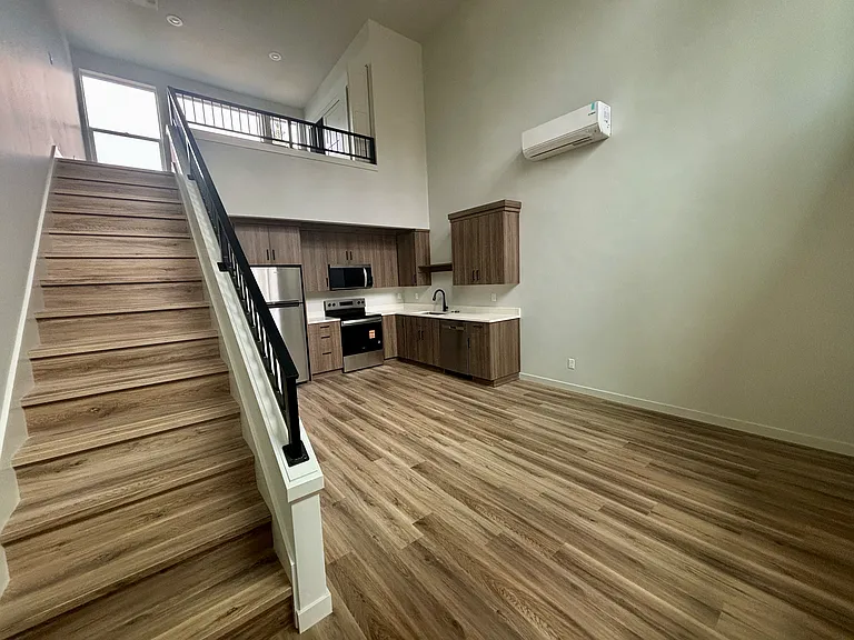 1302 NW Knoxville Blvd #501 — Photo 3