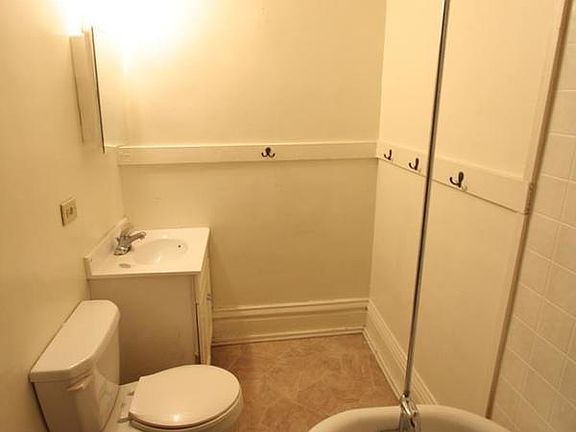 5th image of 1141 Bush Ave #2