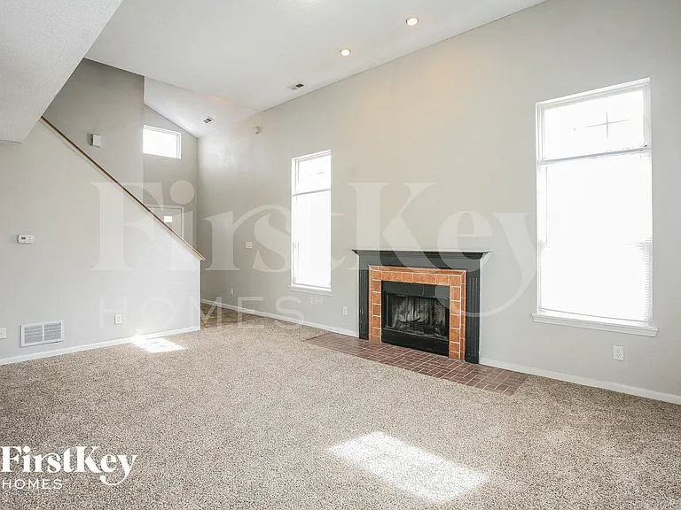 6230 Long River Ln — Photo 4