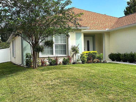 4th image of 5645 SW 40th Pl