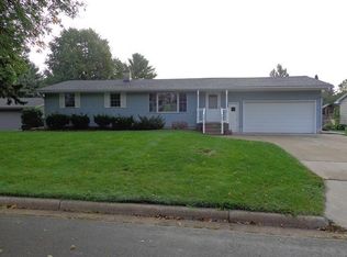 231 S Woodland Dr, Whitewater, WI 53190