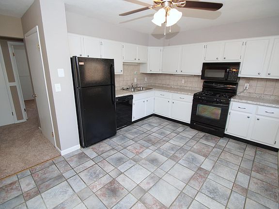 4th image of 2916 Greenway Dr