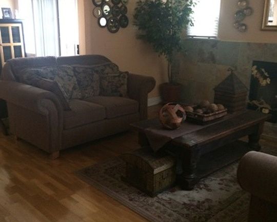 2nd image of 8901 S Manhattan Pl