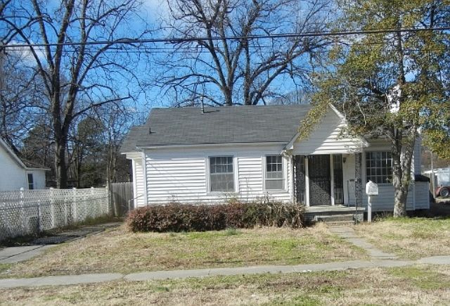 1st image of 406 S Buerkle St