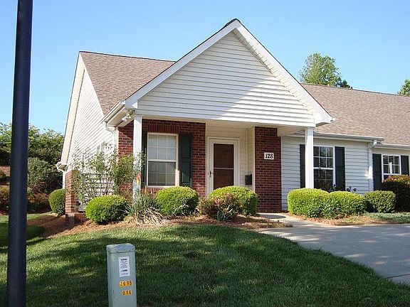 2nd image of 128 Ashwood Ln