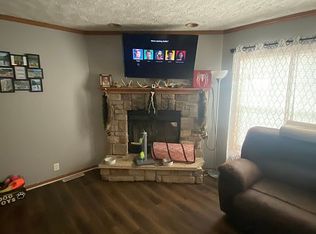 206 N Plum St, Flat Rock, IL 62427