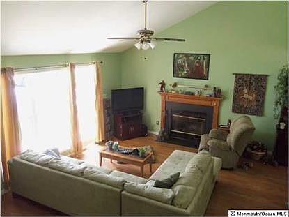 3rd image of 86 Haines St