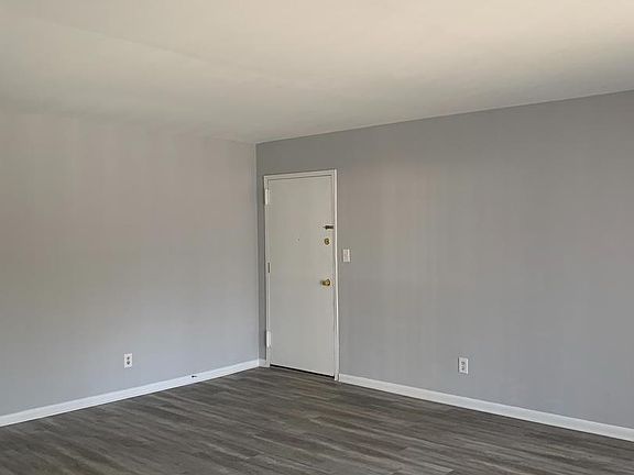 4th image of 202 Erin Way APT 204