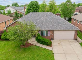 14832 Moorings Ln, Oak Forest, IL 60452