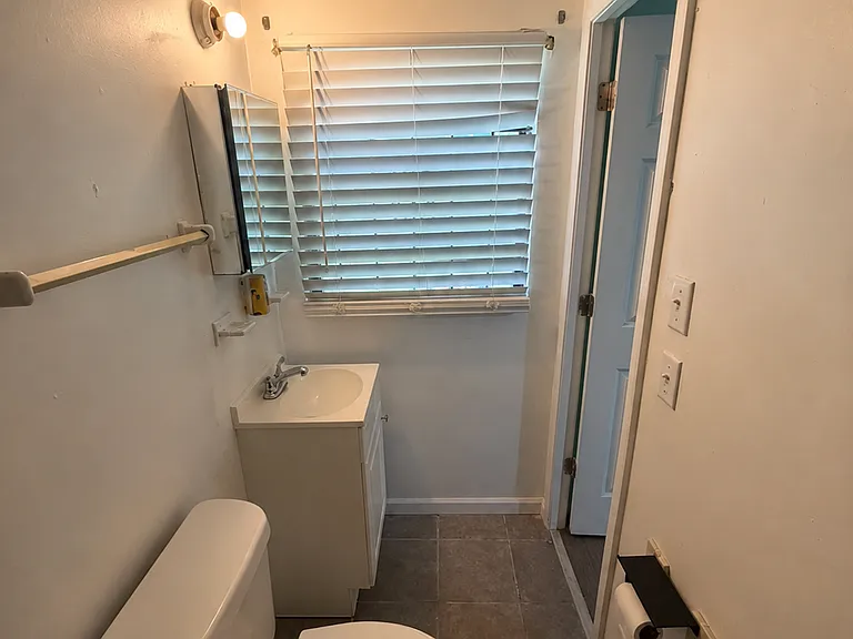 1623 Alfen St — Photo 5