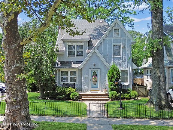 2nd image of 576 Bard Ave