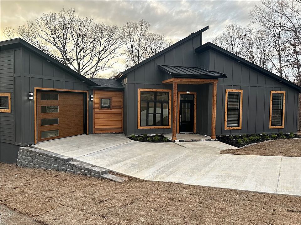 1st image of 17 Beneraird Ln