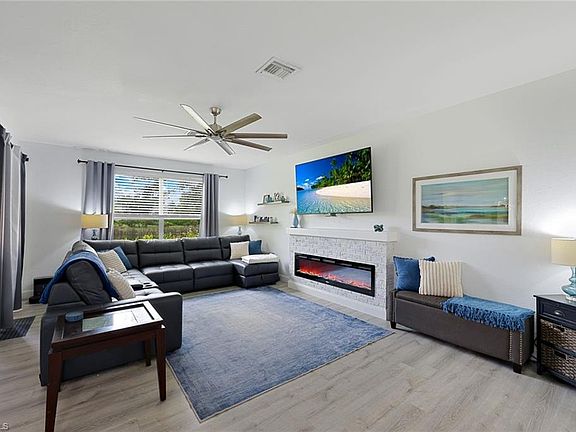 4th image of 1430 Mariposa CIR #102
