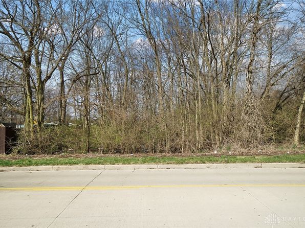 251 Liscum Dr, Dayton, OH 45417