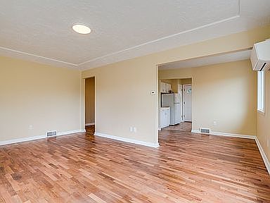 3rd image of 6806 N Monteith Ave