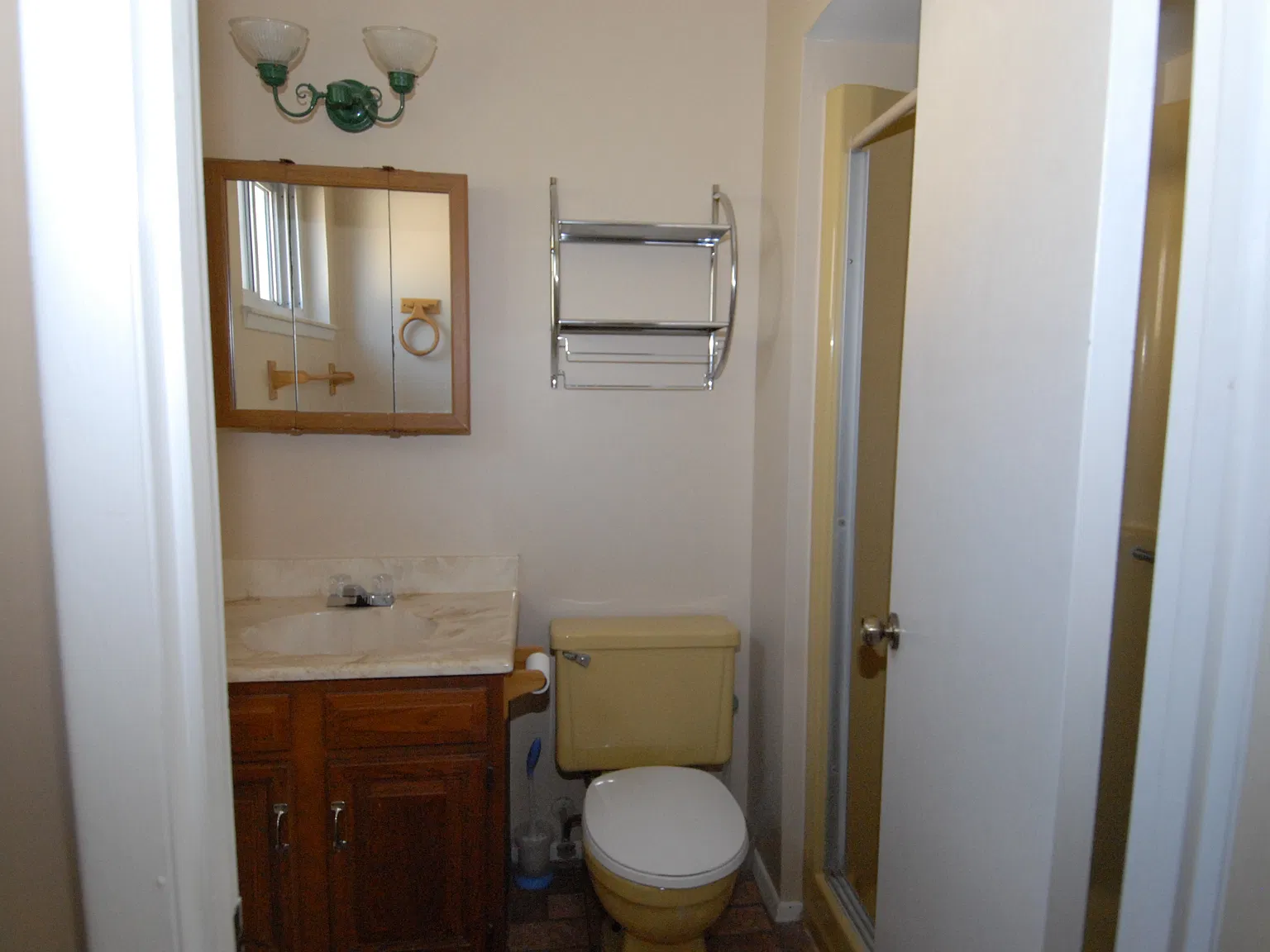 3 bed, 1216 sqft, $2,100 — Photo 4