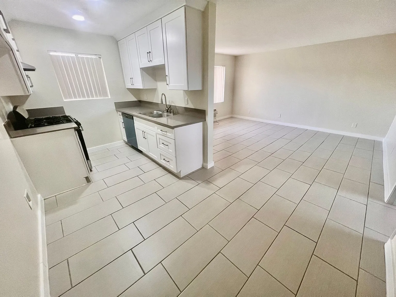 Columbus Apartments — Photo 2