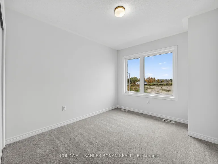 29 Milady Cres — Photo 25