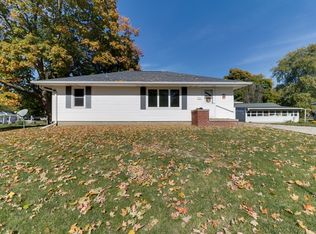 407 E 9th St, Delavan, IL 61734