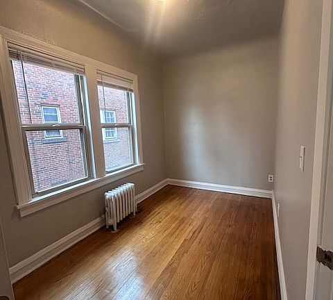 4th image of 2968 S Moreland Blvd #2976/18