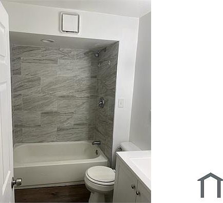 3rd image of 3257 W 88th St #U