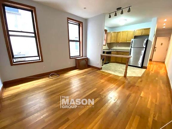 3rd image of 706 Amsterdam Ave #3N