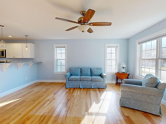 5th image of 20 Settlers Way #20