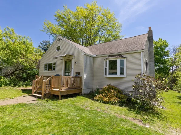 54 Charles St, Williamstown, MA 01267