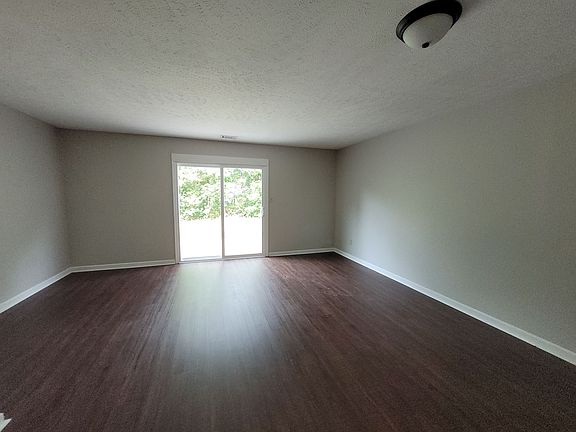 4th image of 119 Riverbirch Dr #2B