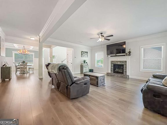 5th image of 189 Bella Dr