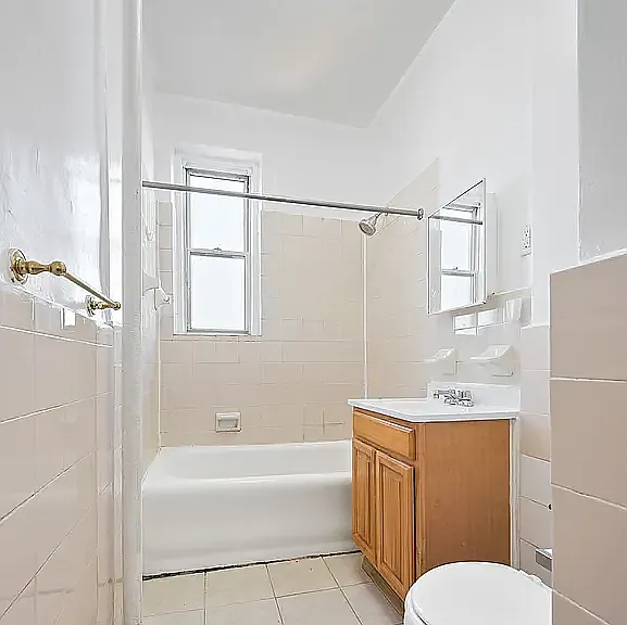 2301 Benson Ave #A32 — Photo 4