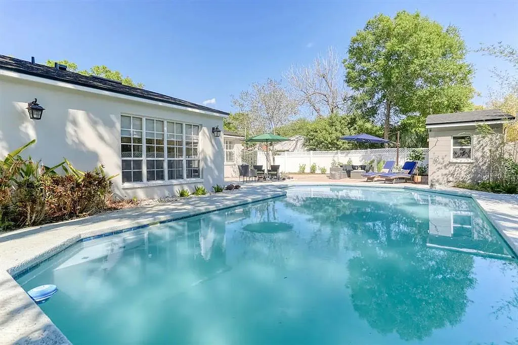 3 bed, 2.0 bath, 2082 sqft, $7,500 — Photo 4