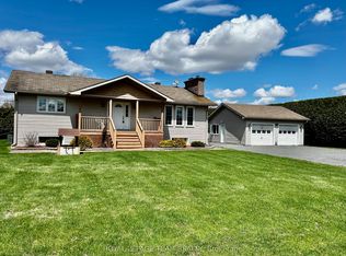 955 Lacroix Rd, Clarence Rockland, ON K0A 2A0
