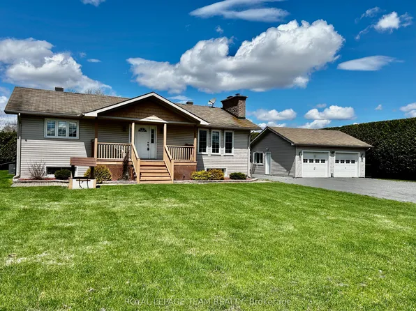 955 Lacroix Rd, Clarence Rockland, ON K0A 2A0