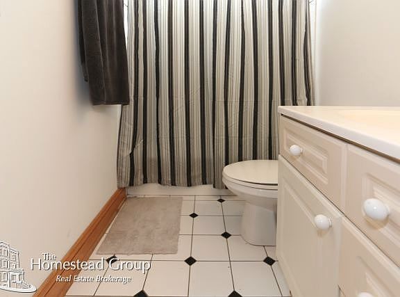 4th image of 1415 W Barry Ave #_tw0