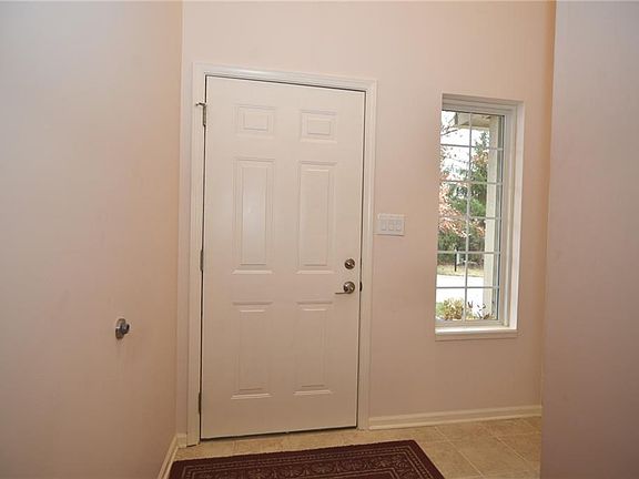 4th image of 1008 Grovewood Dr