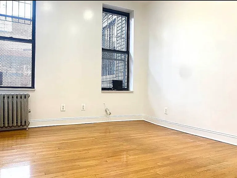 149 Leonard St #2 — Photo 3