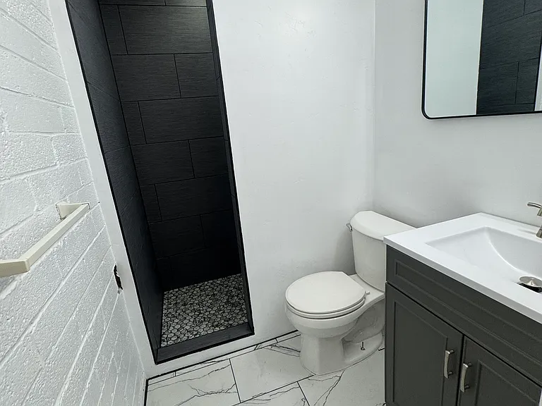 221 S Main Ave — Photo 12