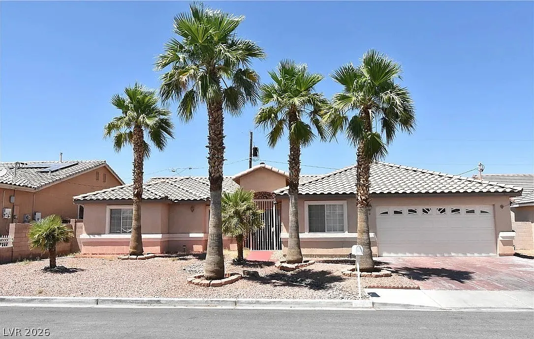 5 bed, 2.5 bath, 2315 sqft, $3,200 — Photo 1