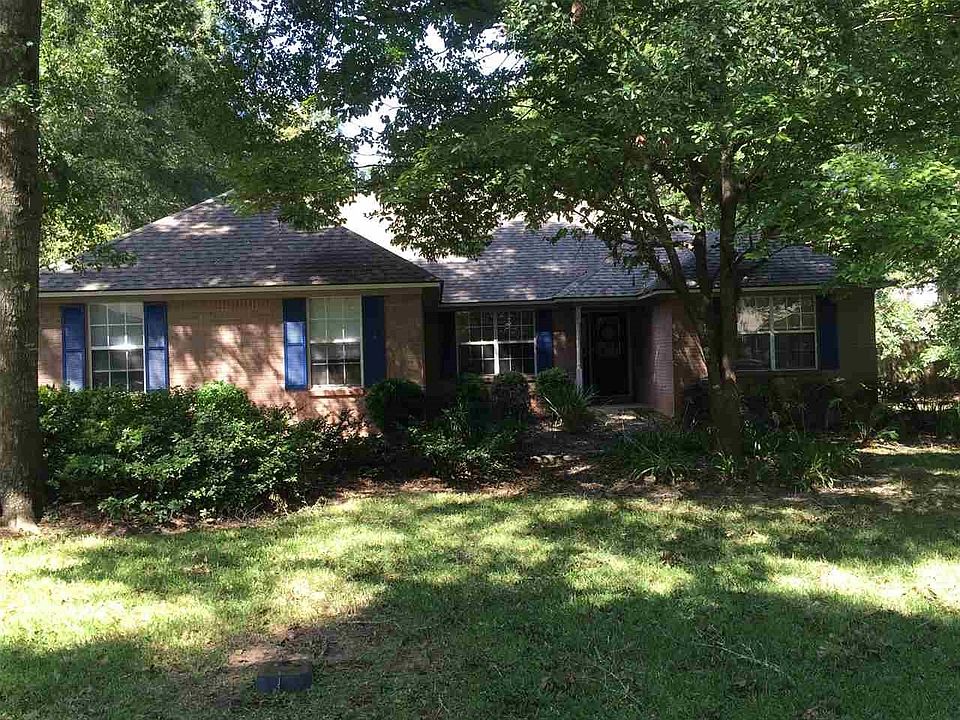 1st image of 1824 Wagon Wheel Cir W