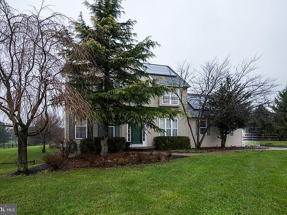 3rd image of 109 Roylene Dr