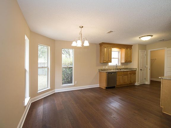 5th image of 4540 Parkwood Ln