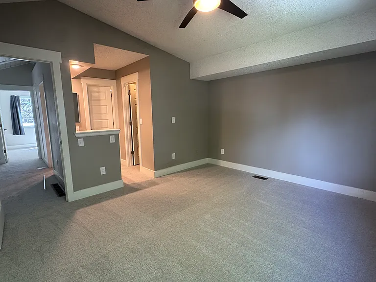 102 Hoover Ave — Photo 9