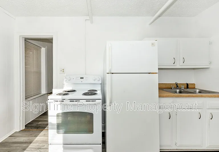 220 Summit Ave #BASEMENT — Photo 25