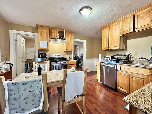 3rd image of 8 Eldora St #1